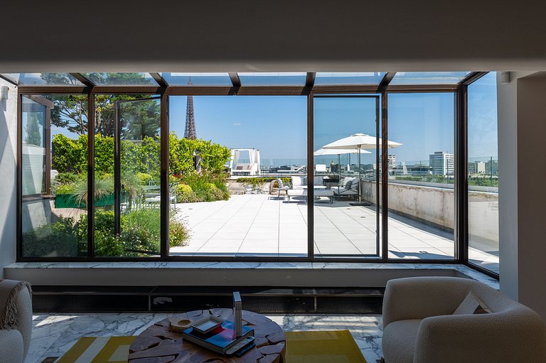 Par021 - Penthouse with private pool in Paris