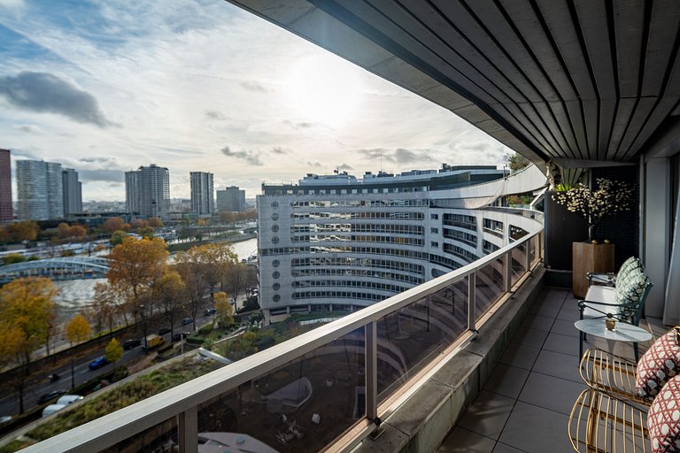 Par021 - Penthouse with private pool in Paris