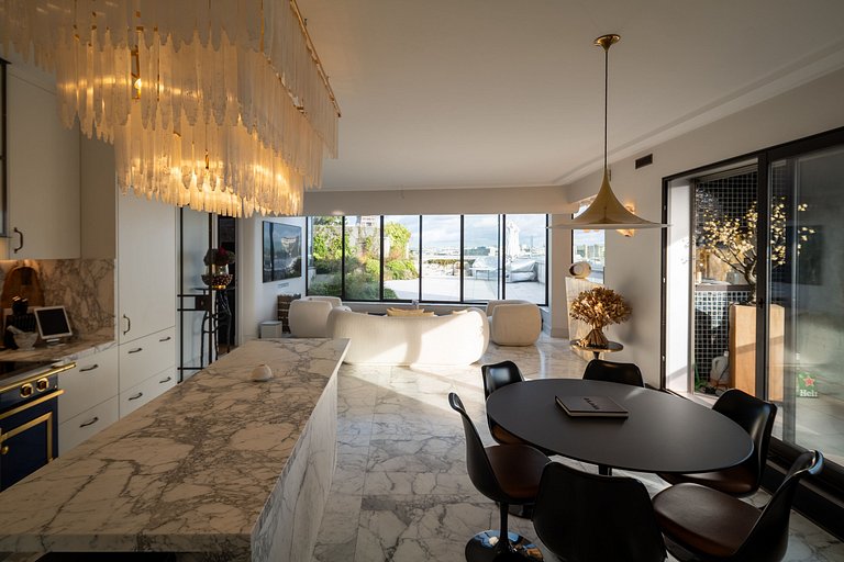 Par021 - Penthouse with private pool in Paris