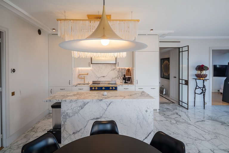 Par021 - Penthouse with private pool in Paris