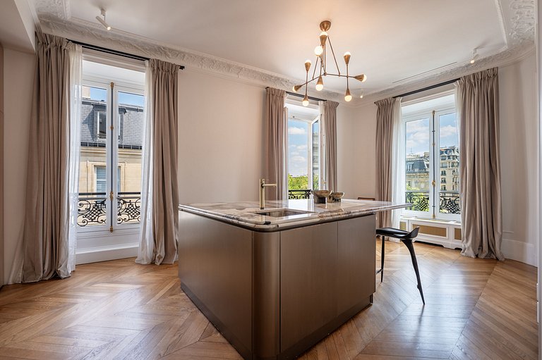 Par033 - Beautiful 3 bedroom apartment in Paris