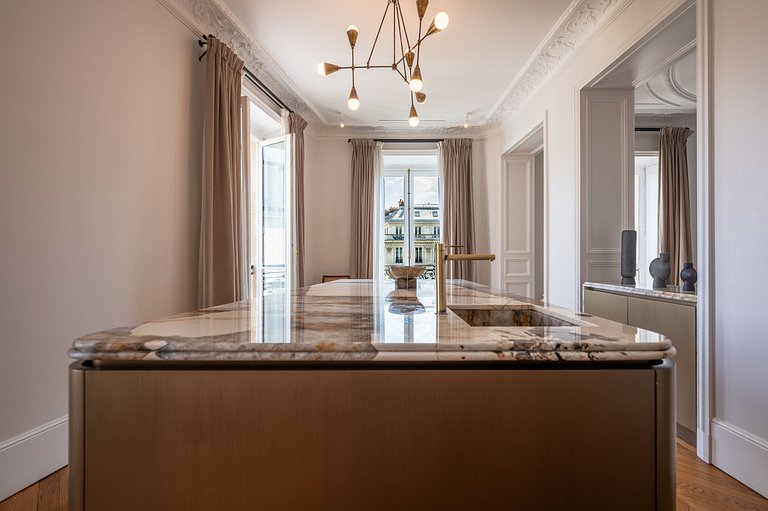 Par033 = Appartement de prestige à Paris