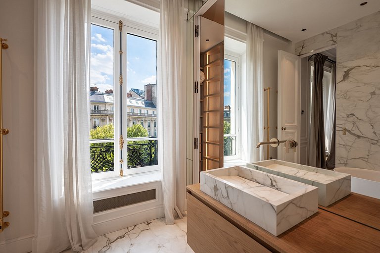 Par033 - Beautiful 3 bedroom apartment in Paris