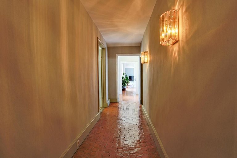 Pro004 - Appartement de 230 m² à Aix-en-Provence