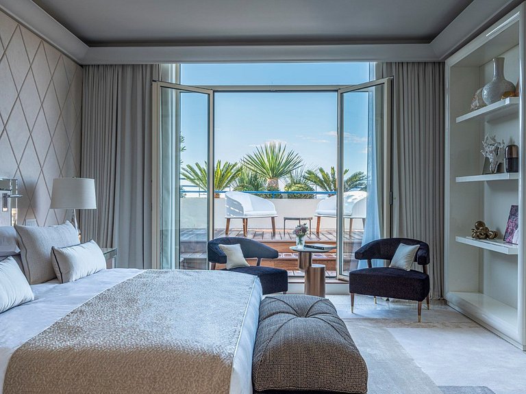 Azu060 - 1250 sqm luxury penthouse with terrace