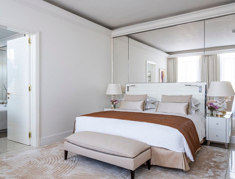 Azu060 - 1250 sqm luxury penthouse with terrace