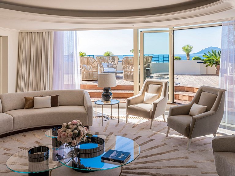 Azu060 - 1250 sqm luxury penthouse with terrace