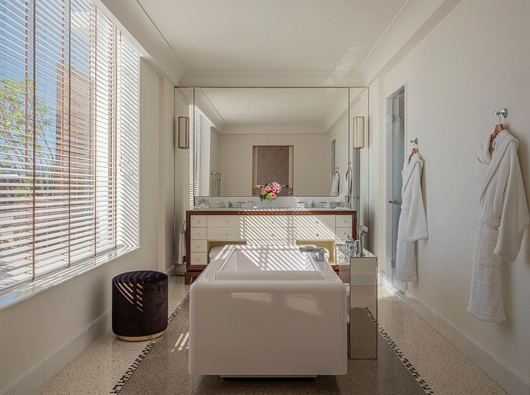 Azu060 - 1250 sqm luxury penthouse with terrace