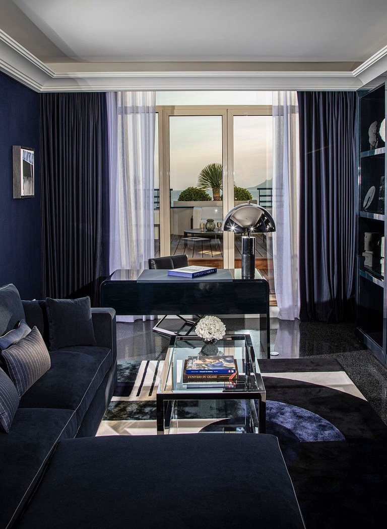 Azu060 - 1250 sqm luxury penthouse with terrace