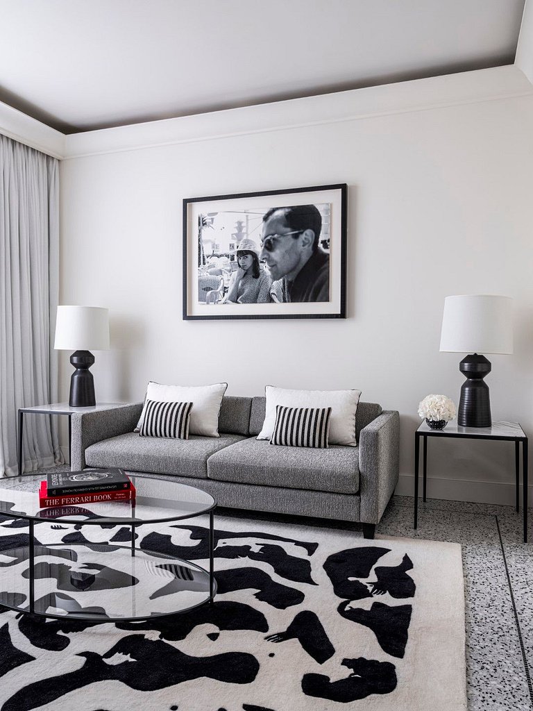 Azu060 - 1250 sqm luxury penthouse with terrace