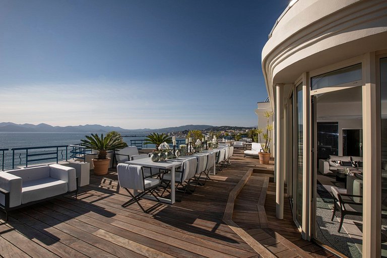 Azu060 - 1250 sqm luxury penthouse with terrace