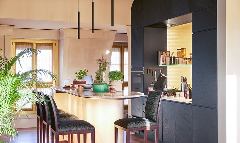Par154 - Appartement dans un Palace Parisien