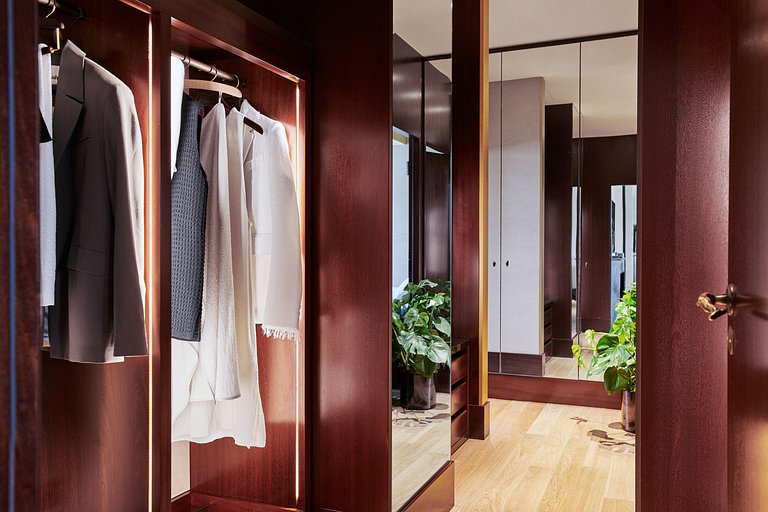 Par154 - Appartement dans un Palace Parisien