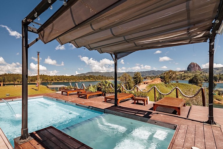 Med016 - Luxury house with lake view in Guatapé