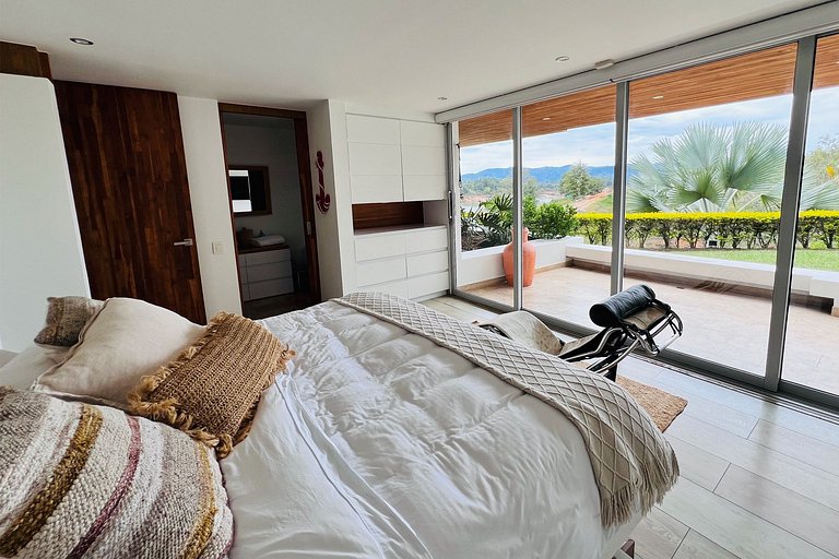 Med016 - Luxury house with lake view in Guatapé