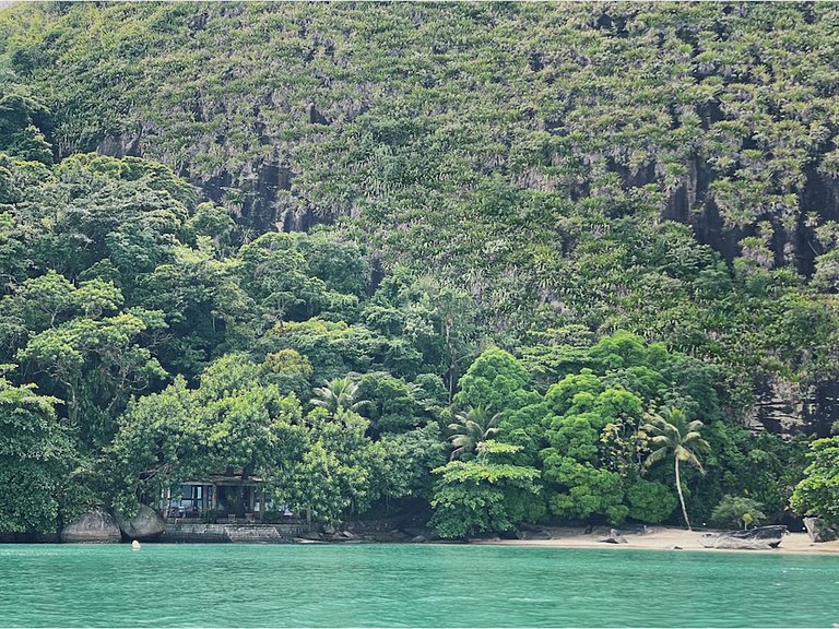 Pty015 - Private island in Paraty