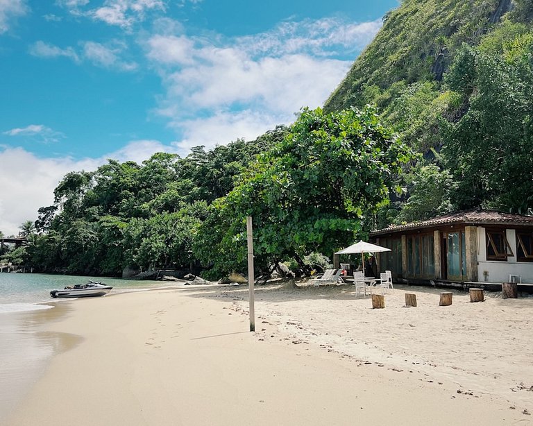 Pty015 - Private island in Paraty