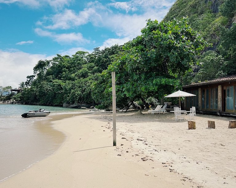 Pty015 - Private island in Paraty