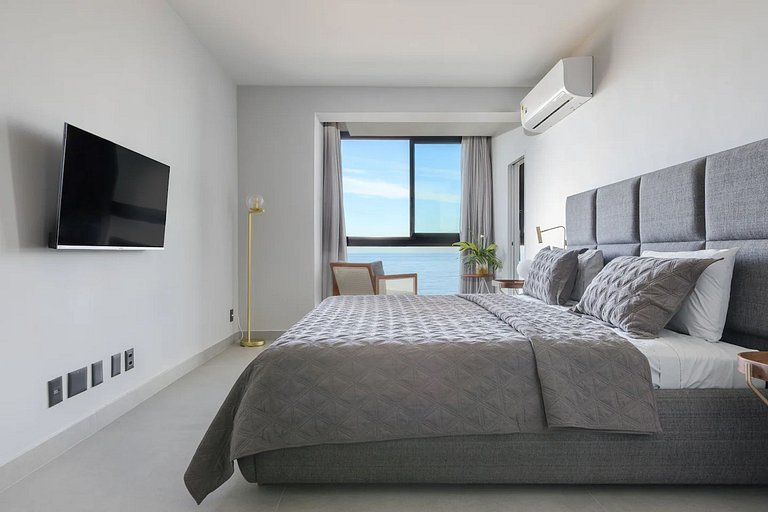 Rio940 - Triplex Penthouse with Pool in Copacabana