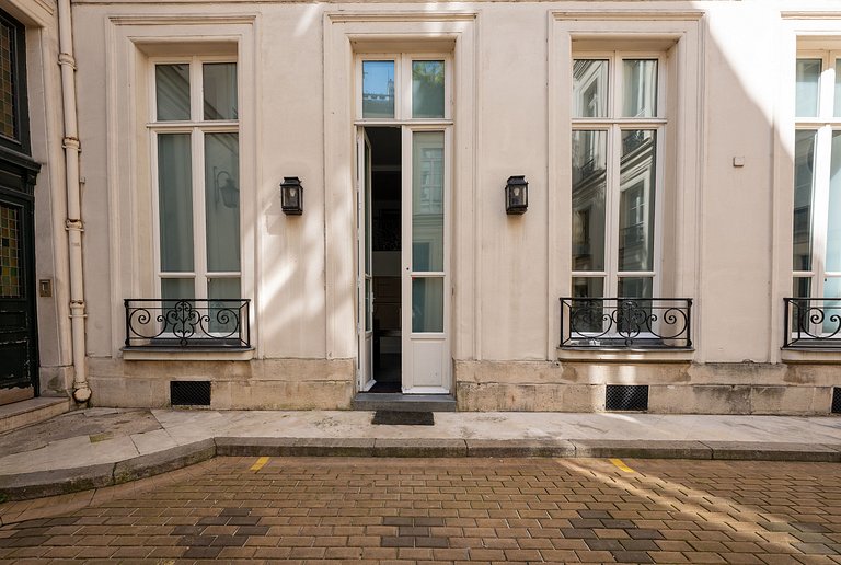 Par035 - Appartement de luxe iconique de 2 chambres