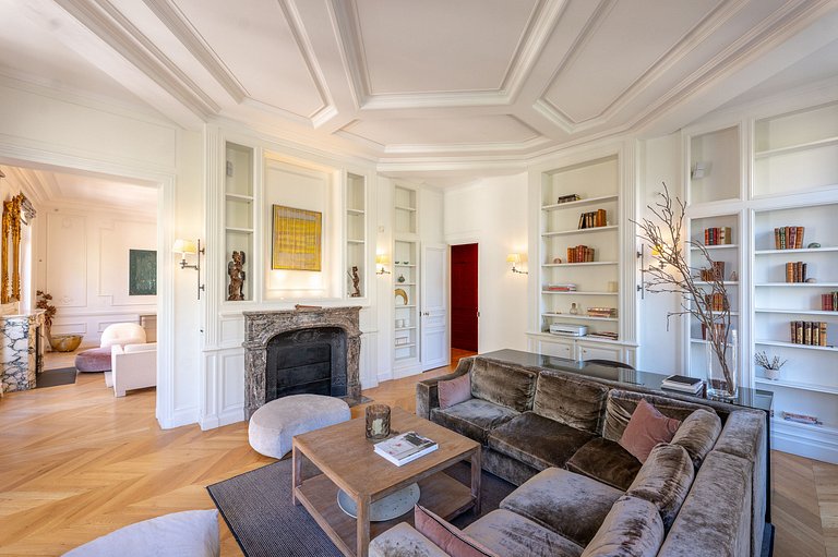 Par070 - Luxury apartment in Saint Germain