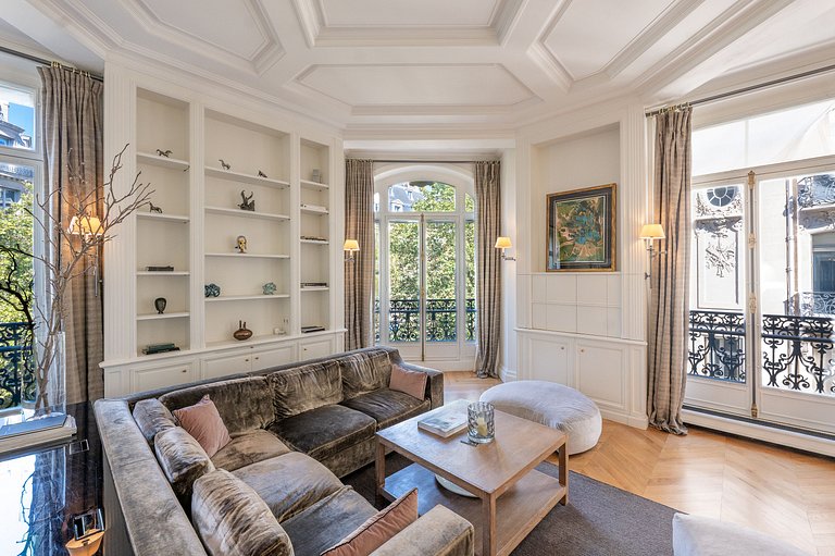 Par070 - Luxury apartment in Saint Germain