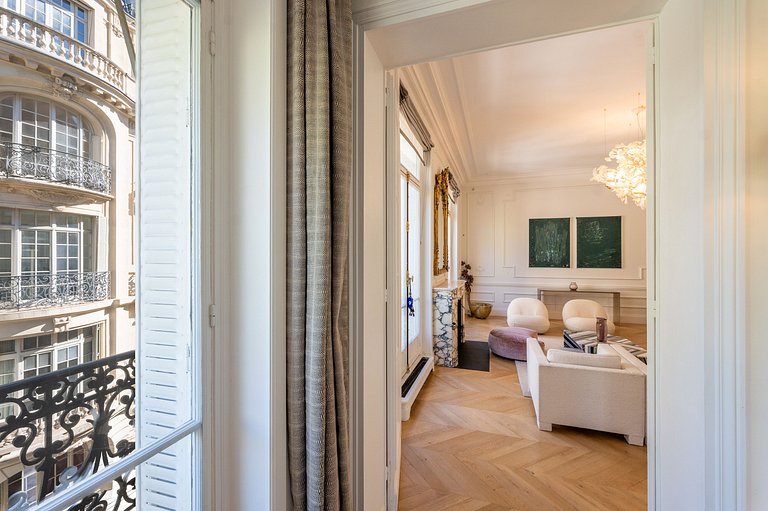 Par070 - Luxury apartment in Saint Germain