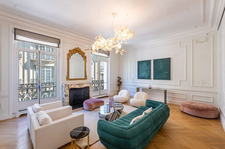 Par070 - Luxury apartment in Saint Germain