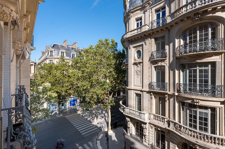 Par070 - Luxury apartment in Saint Germain