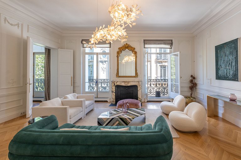Par070 - Luxury apartment in Saint Germain