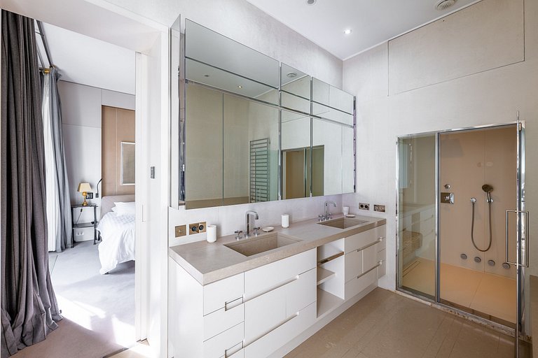 Par070 - Luxury apartment in Saint Germain