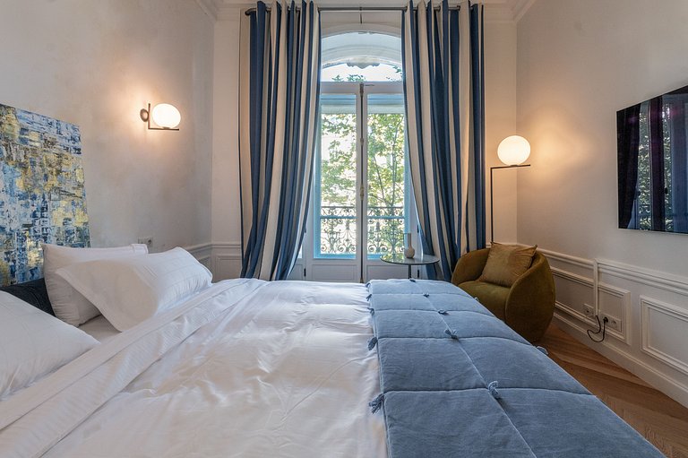 Par070 - Luxury apartment in Saint Germain