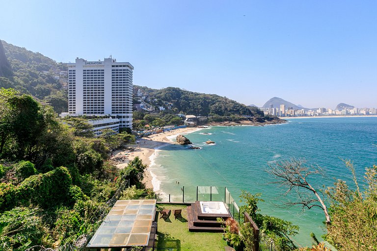 Rio010 - Gran mansión junto al mar en Leblon