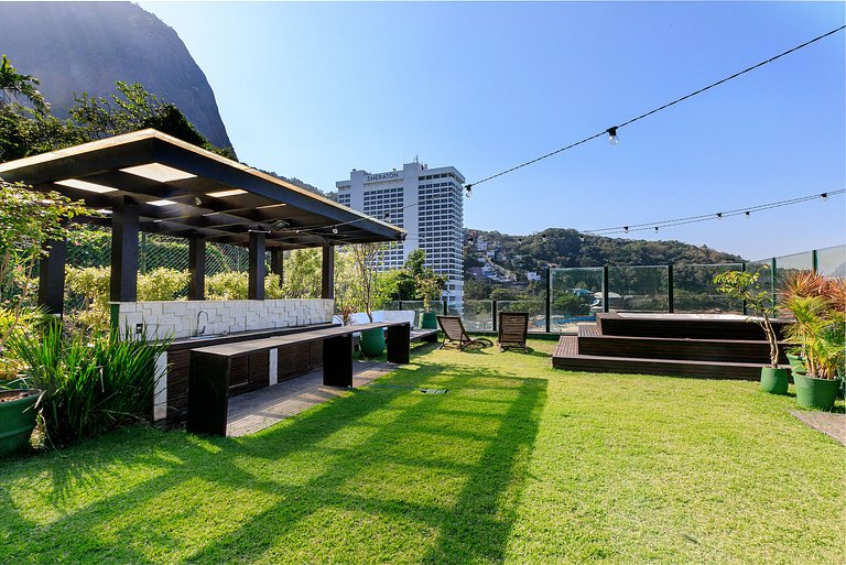 Rio010 - Gran mansión junto al mar en Leblon