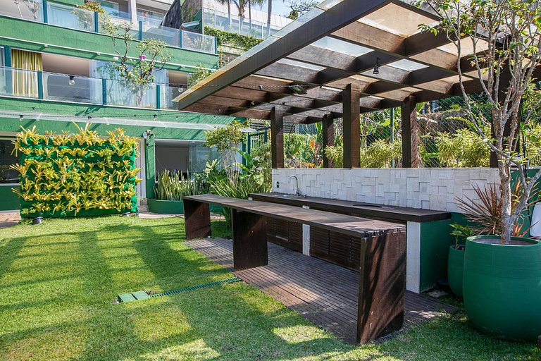 Rio010 - Demeure en bord de mer à Leblon