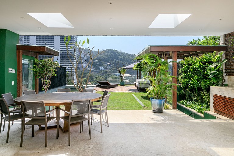 Rio010 - Demeure en bord de mer à Leblon