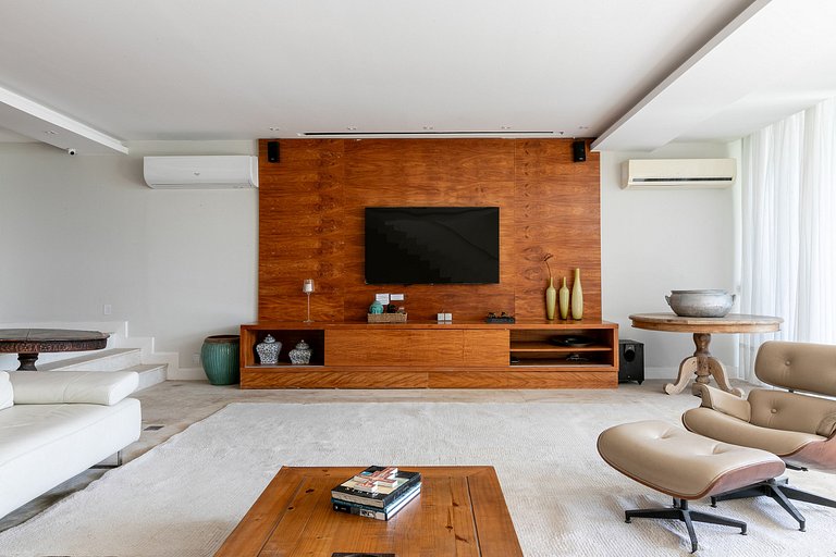 Rio010 - Demeure en bord de mer à Leblon