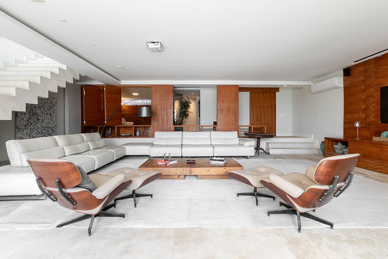 Rio010 - Gran mansión junto al mar en Leblon