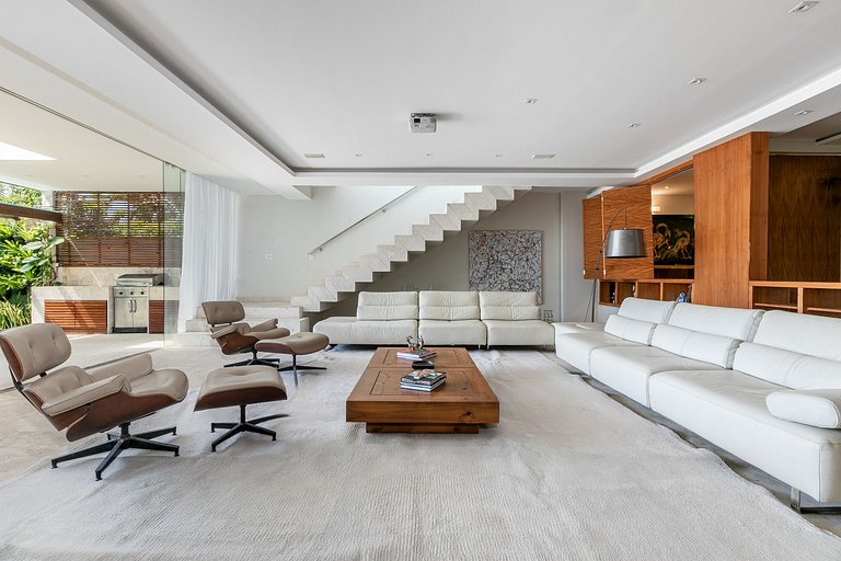 Rio010 - Gran mansión junto al mar en Leblon