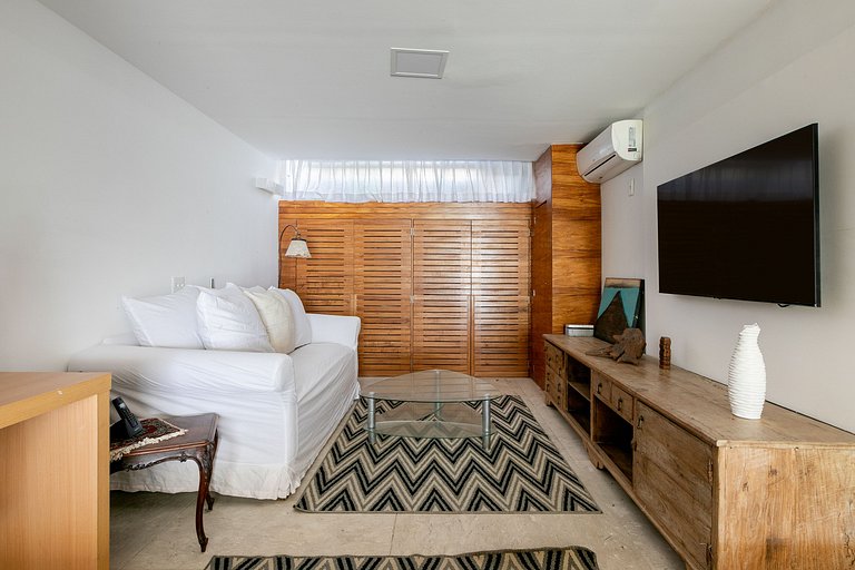 Rio010 - Gran mansión junto al mar en Leblon