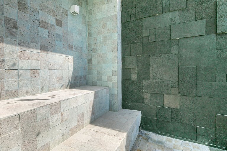 Rio010 - Demeure en bord de mer à Leblon