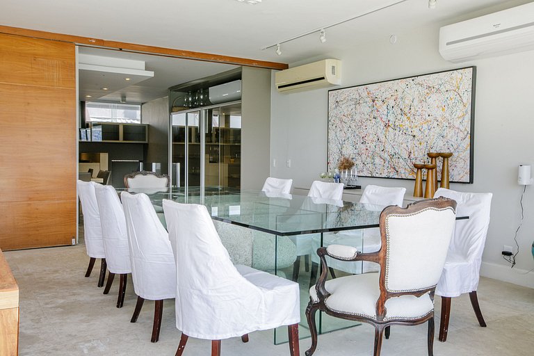 Rio010 - Gran mansión junto al mar en Leblon