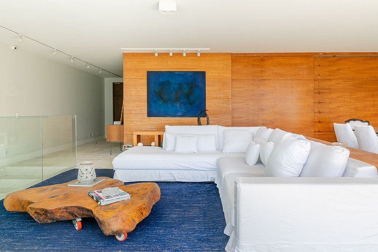 Rio010 - Demeure en bord de mer à Leblon