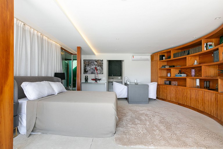 Rio010 - Gran mansión junto al mar en Leblon