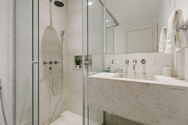 Rio010 - Mansão beira-mar em Leblon