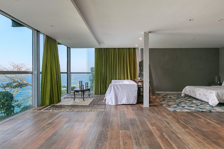 Rio010 - Gran mansión junto al mar en Leblon