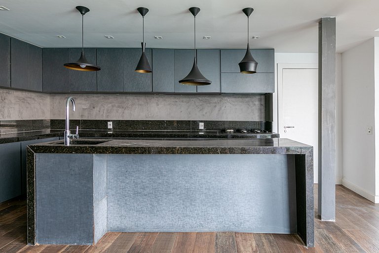 Rio010 - Gran mansión junto al mar en Leblon