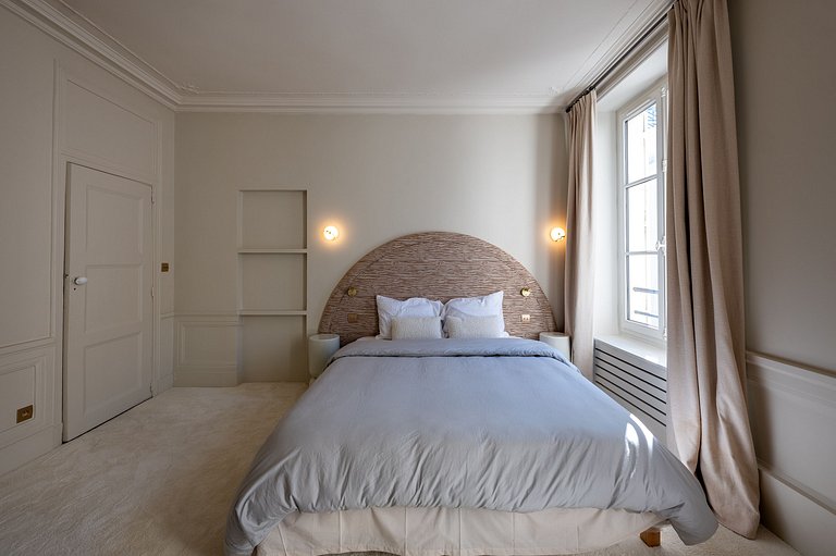 Par044 - 3 bedroom apartment next Vendôme