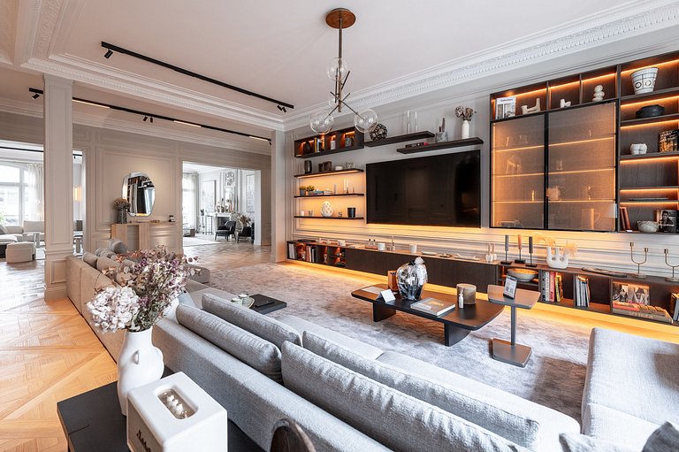 Par072 - Luxury 5 bedroom apartment in Chaillot