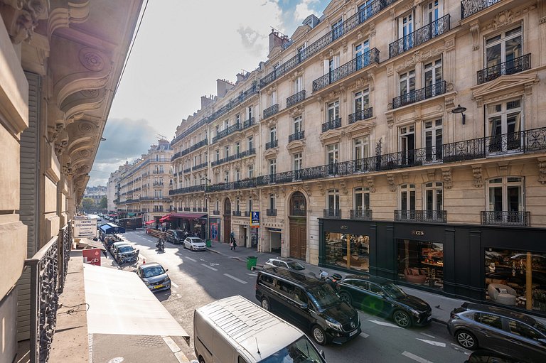 Par058 - Luxury 280 sqm apartment in Triangle d'Or
